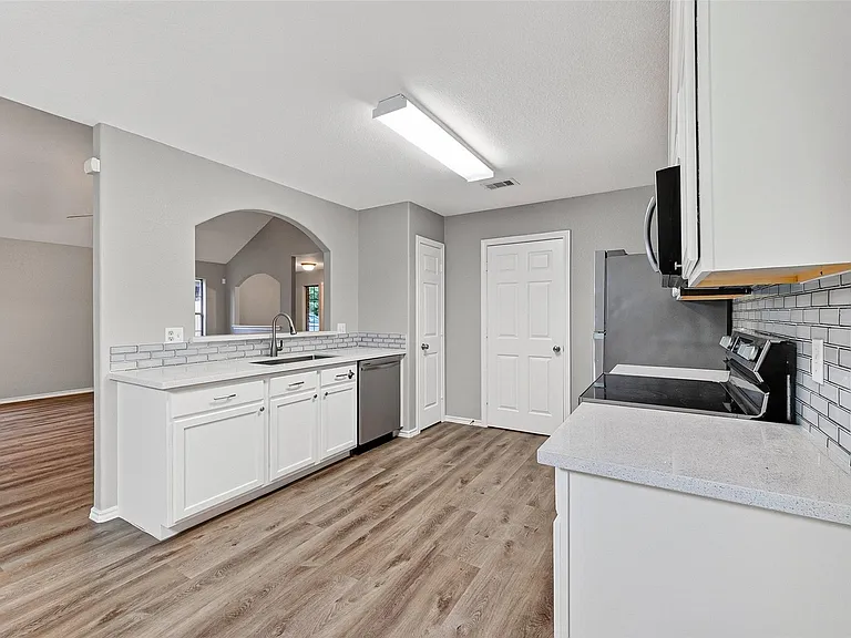 18906 Dennington Dr — Photo 15