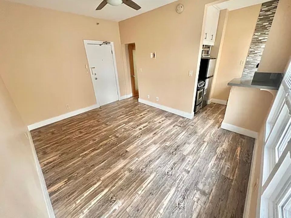 1st image of 14 Westminster Ave APT 3