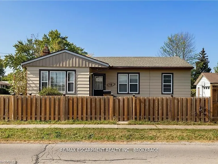 12 Ferndale Ave — Photo 1