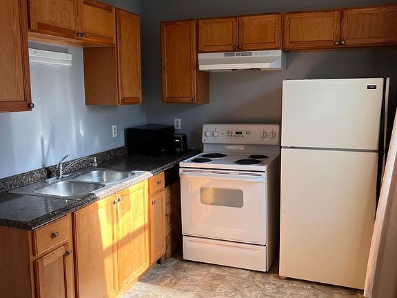 4th image of 208B Prince Ave