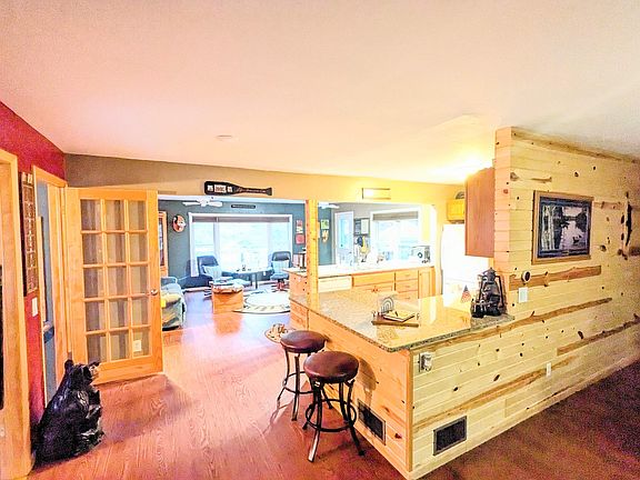 4th image of 2020 N Cypress Ln