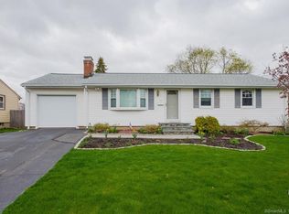 270 Old Farm Dr, Newington, CT 06111