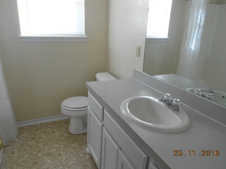 1207 SW Tennessee Ave — Photo 7