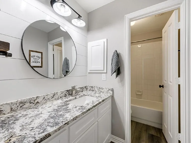 2718 View Mdw — Photo 14