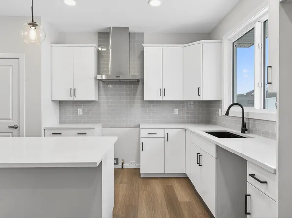 17203 3rd St NE, Edmonton, AB T5Y 2Z5