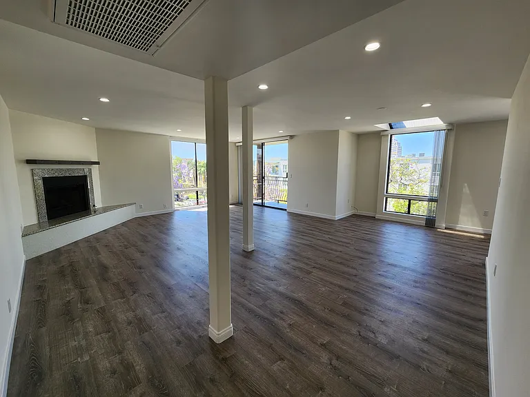 626 N Isabel St #301 — Photo 10