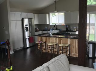 10093 S Roseboro Rd, Sandy, UT 84092