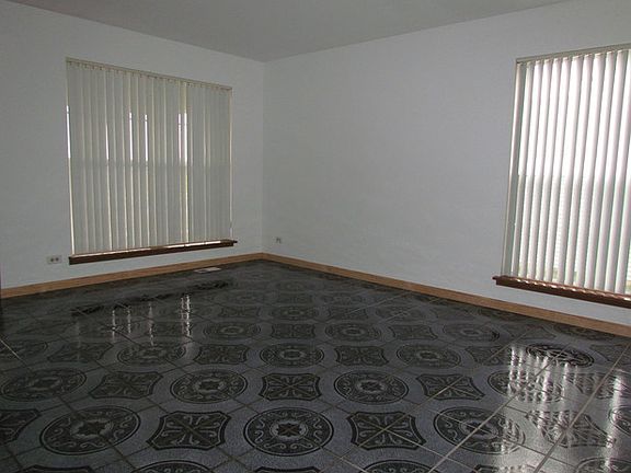 3rd image of 2401 N Orchard Ln