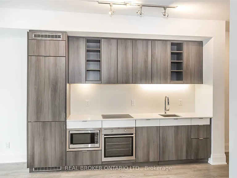 101 Erskine Ave #813 — Photo 5