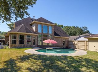 15811 Crestbrook Dr, Houston, TX 77059