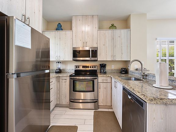 4th image of 7052 Harbor Village Dr