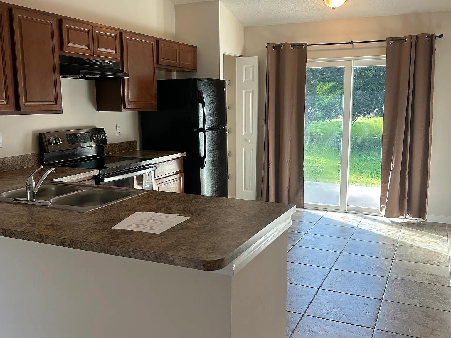 2 bed, $2,100 — Photo 4