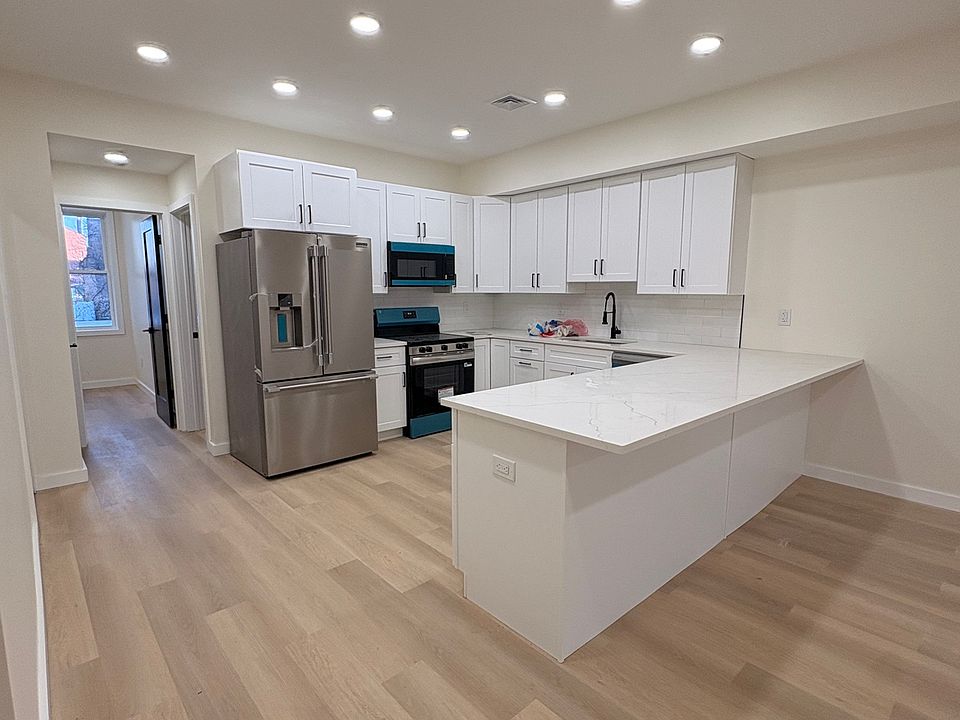 1st image of 304 E State St #1