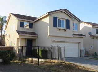 1002 Leopard Ln, Perris, CA 92571