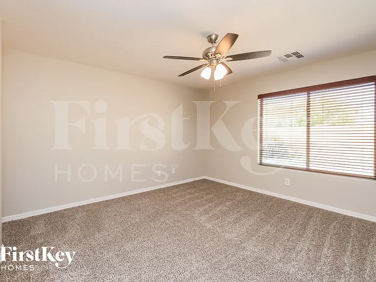 914 W Desert Canyon Dr — Photo 8