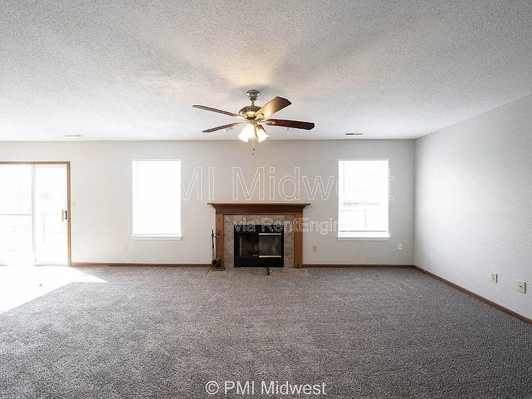 10325 Liverpool Way — Photo 5