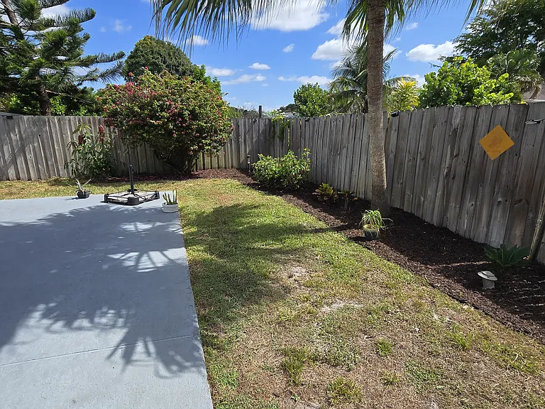 128 Swan Pkwy E — Photo 18