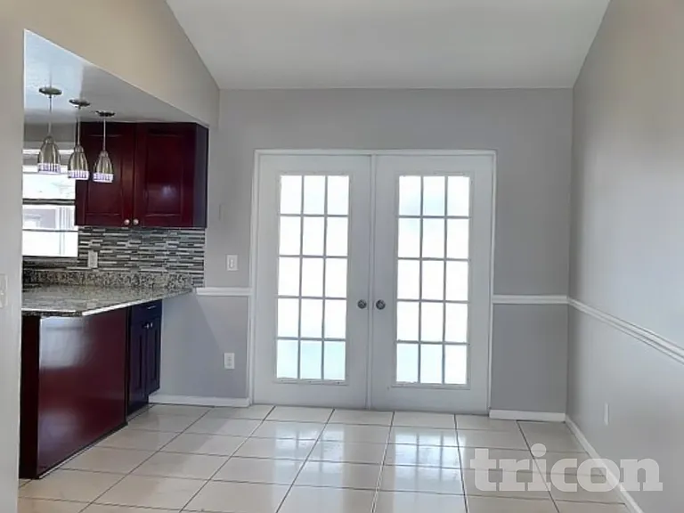 4413 Shadberry Dr — Photo 5