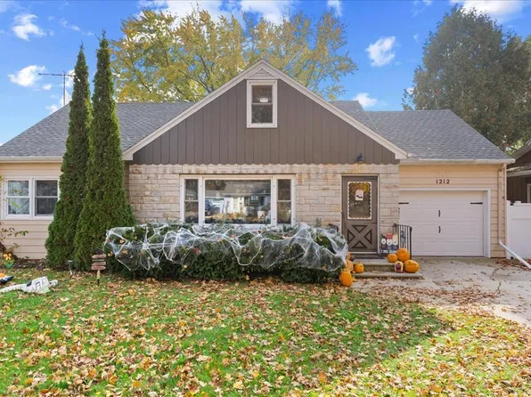 1212 Kilbourn St, Kewaunee, WI 54216