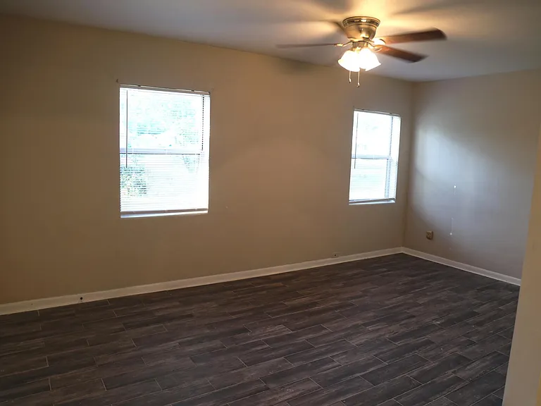 5084 Andrews St — Photo 7