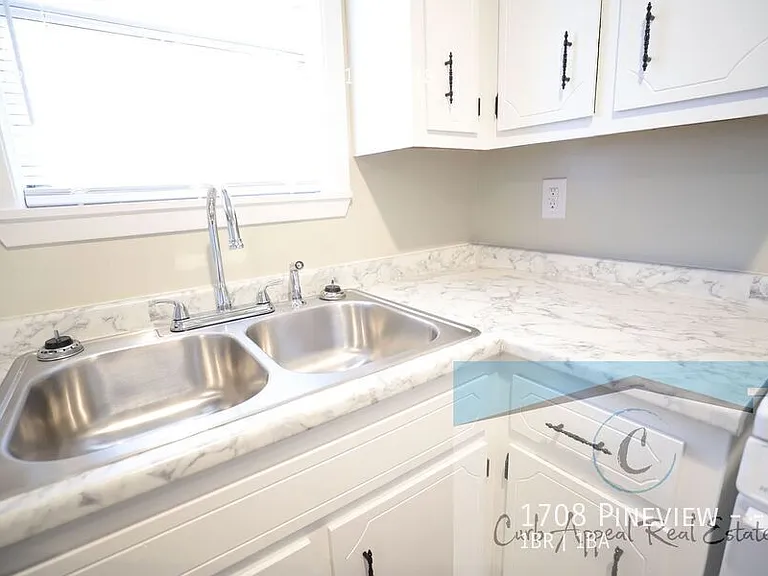 1708 Pineview St #5 — Photo 7