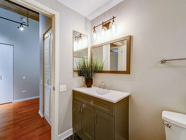 900 N Kingsbury St #1057 — Photo 14