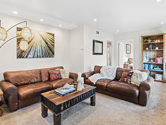 3rd image of 1422 Nye Street