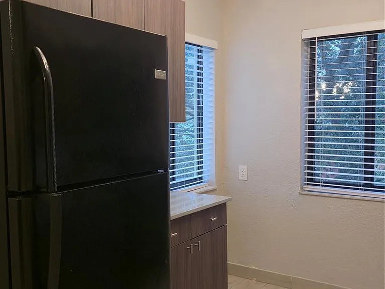 360 NW 8th St #8 — Photo 3
