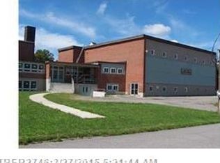 11 Washington St, Calais, ME 04619