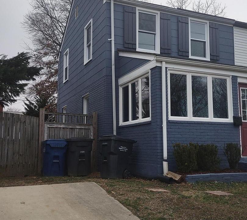 1st image of 2709 Fort Dr