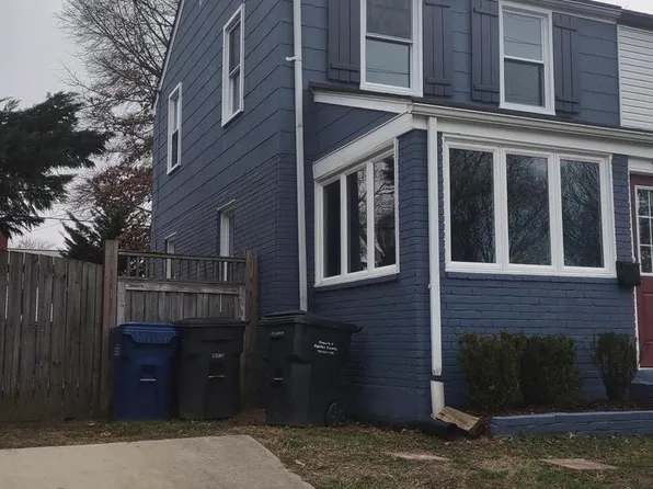 2709 Fort Dr, Alexandria, VA 22303