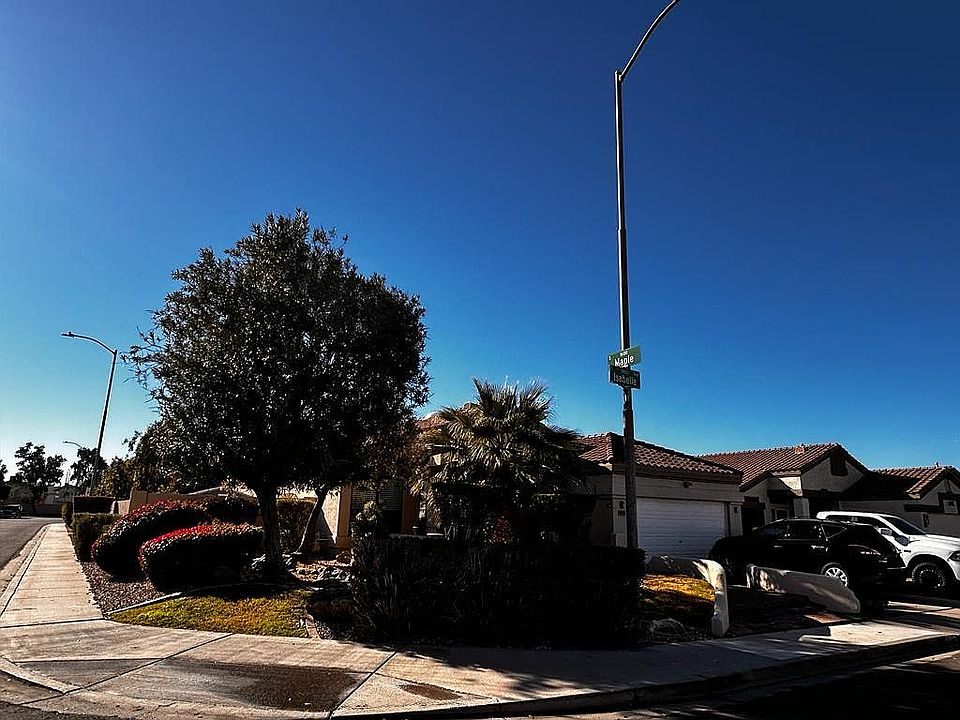 1st image of 3841 E Isabella Ave