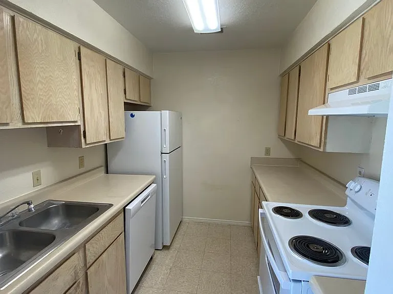 Echols 1500 - Sedona Apartments — Photo 38