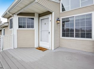 8 Bentley Ct, Bedminster, NJ 07921