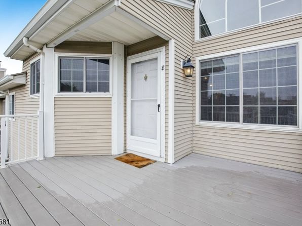 8 Bentley Ct