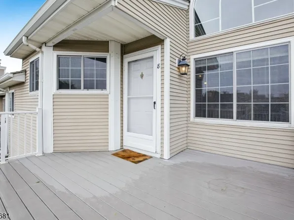 8 Bentley Ct, Bedminster, NJ 07921