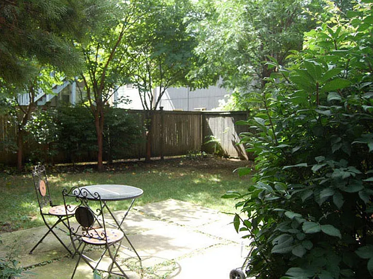 147-149 W Hubbard Ave — Photo 12