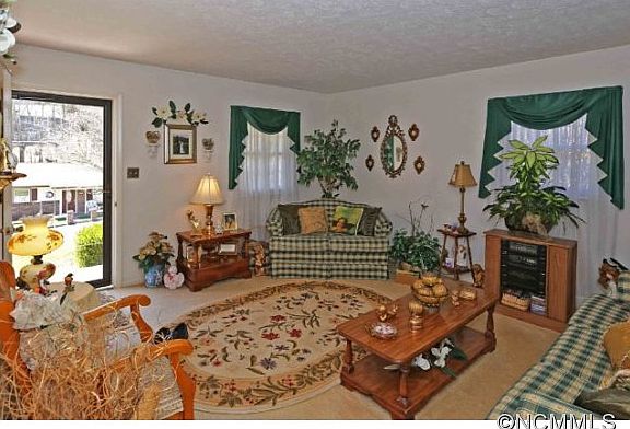 3rd image of 130 Beaverdam Heights Dr