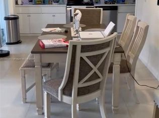 561 Racquet Club Rd APT 22, Fort Lauderdale, FL 33326