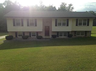 274 Becky Jane Rd, Frenchburg, KY 40322