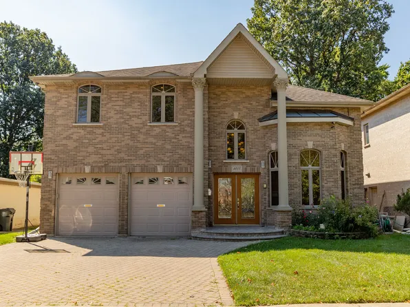 4933 Coyle Ave, Skokie, IL 60077