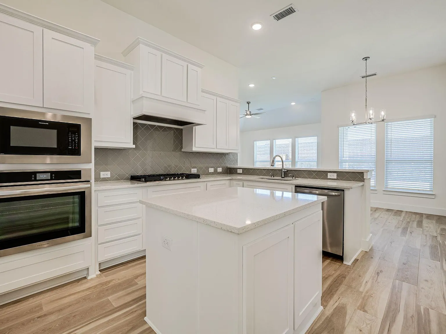 6244 Mulberry Creek Ln — Photo 3