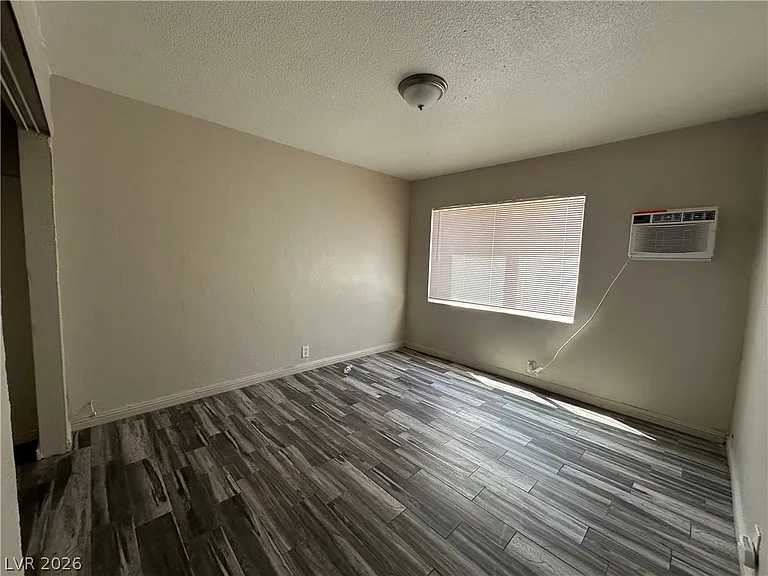 2105 Sunrise Ave #1 — Photo 11