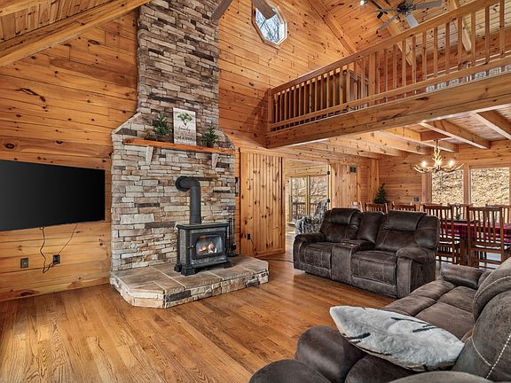 2nd image of 613 Evans Hollow Rd