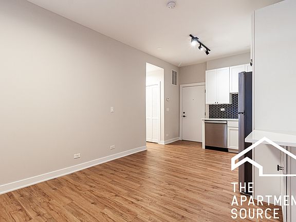 4th image of 650 W Wrightwood Ave #656-104