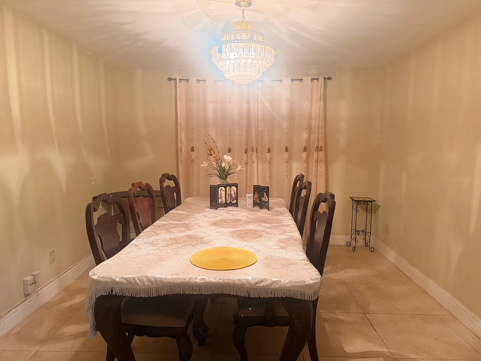 5 bed, 3357 sqft, $6,700 — Photo 3