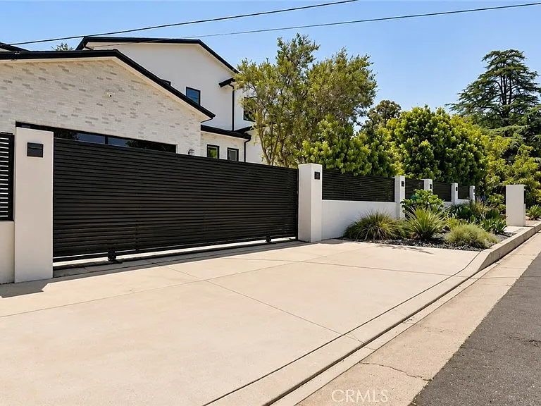 5050 Arundel Dr — Photo 53