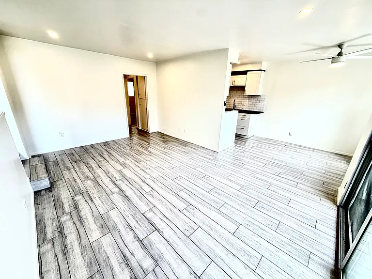 3820 Mentone Ave #6 — Photo 6