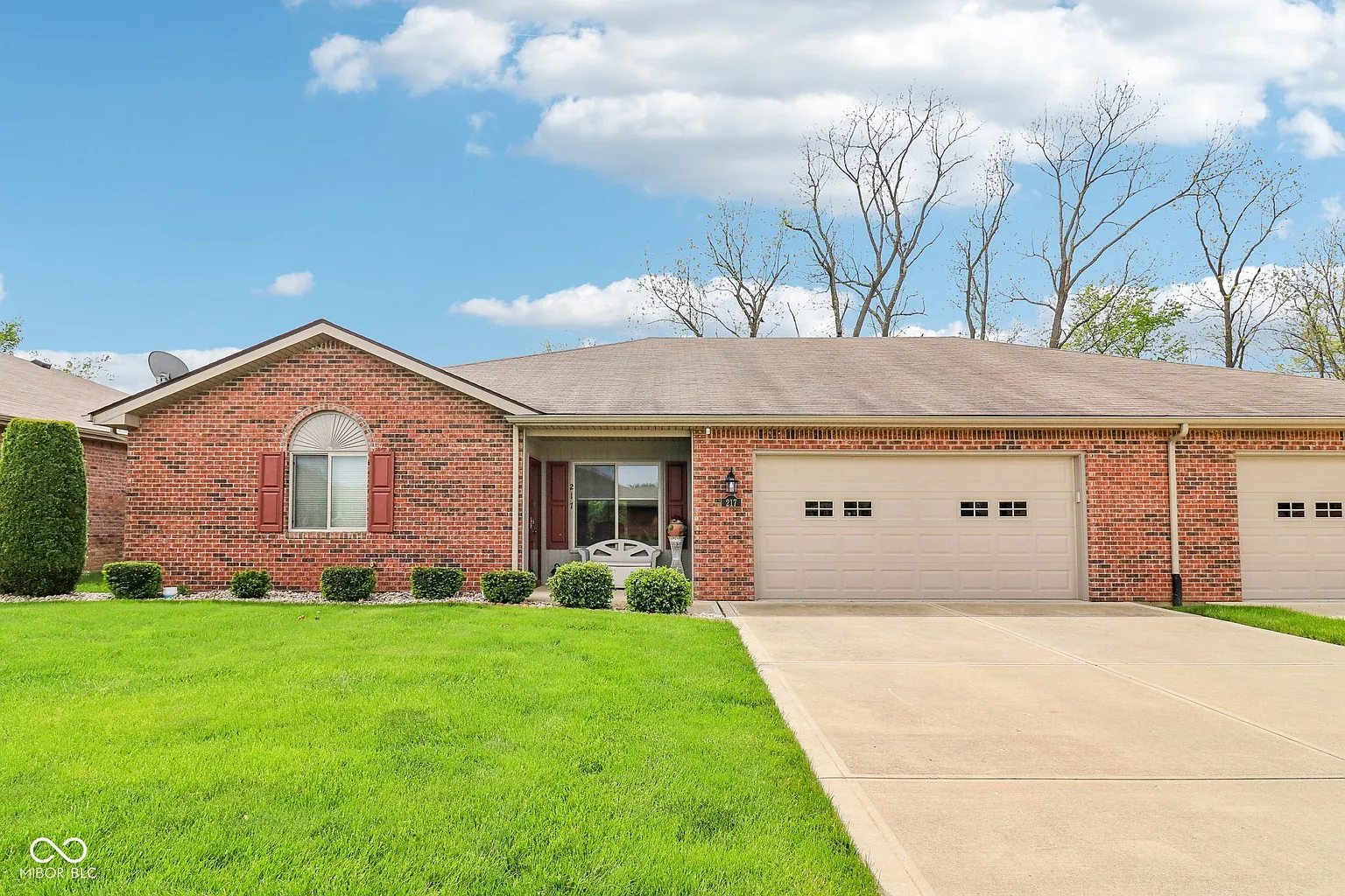217 Devonshire Ct photo 1