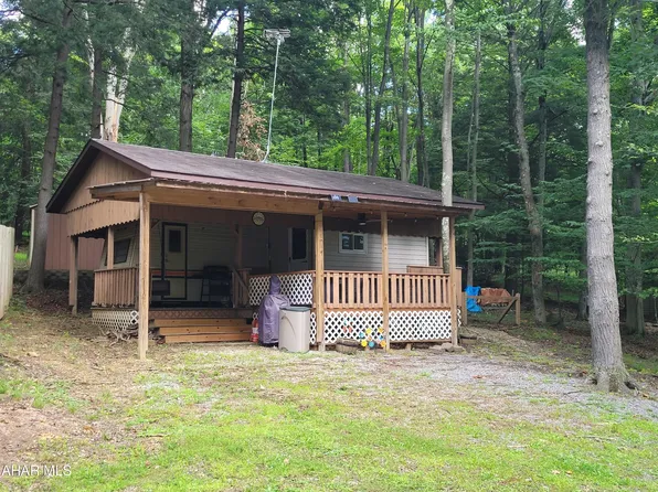 140 N Crescent Dr, Flinton, PA 16640